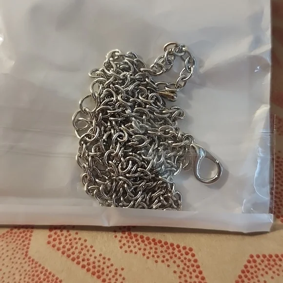 Heart-shaped Butterfly Necklace, NWT - Picture 3 of 4